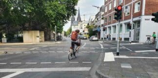 Grüner Pfeil für Fahrradfahrer in Köln: Stadt weitet Standorte aus