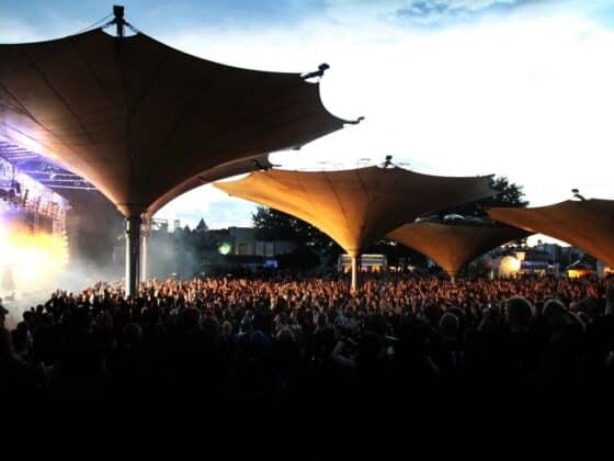 Regelmäßig finden im Kölner Tanzbrunnen Open-Air-Konzerte und Festivals statt.