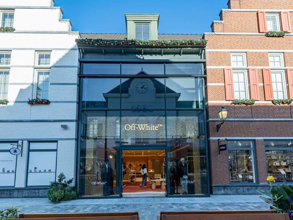 Pünktlich zur neuen Herbst- und Wintersaison gibt es im Designer Outlet Roermond eine Vielzahl an neuen Luxus- und Premium Brands.