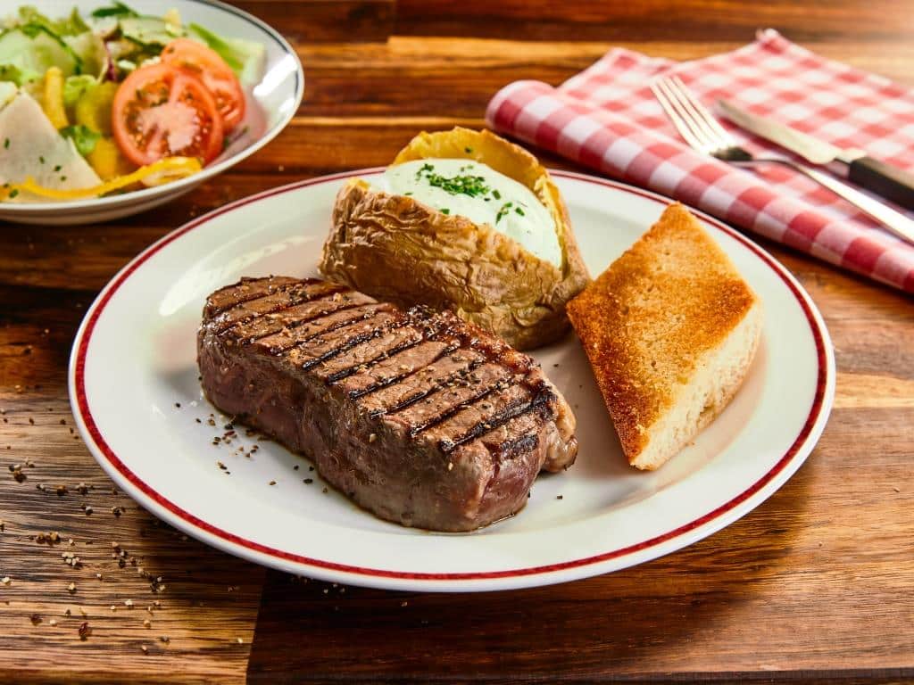 Beste Steaks direkt am Rudolfplatz: Das Block House bittet zu Tisch